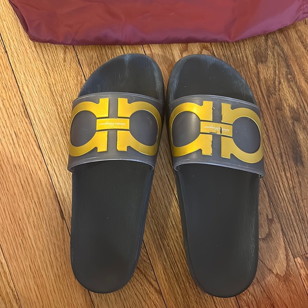 Pool slide sandals